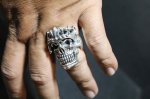 画像20: 銀覇刻牌髑髏輪　King of Diamonds Julius Caesar Skull Ring （受注生産品・Built-to-order products） (20)